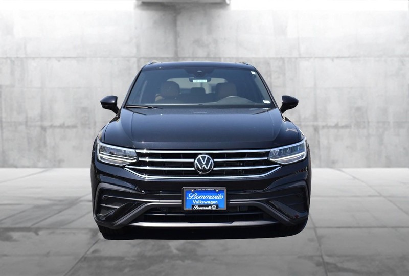 Volkswagen Tiguan Vehicle Image 04