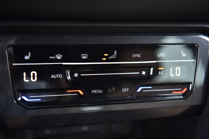 Volkswagen Tiguan Vehicle Image 16