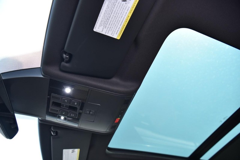 Volkswagen Tiguan Vehicle Image 23