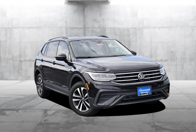 Volkswagen Tiguan Vehicle Image 02