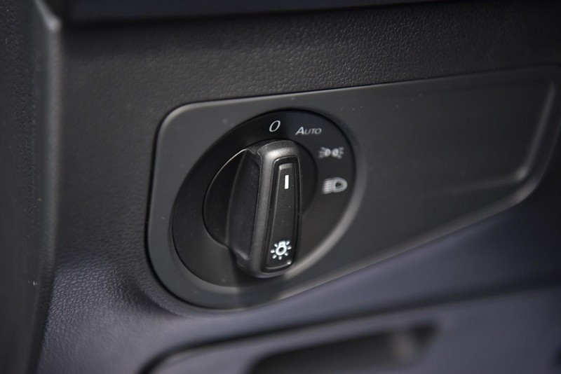Volkswagen Tiguan Vehicle Image 11
