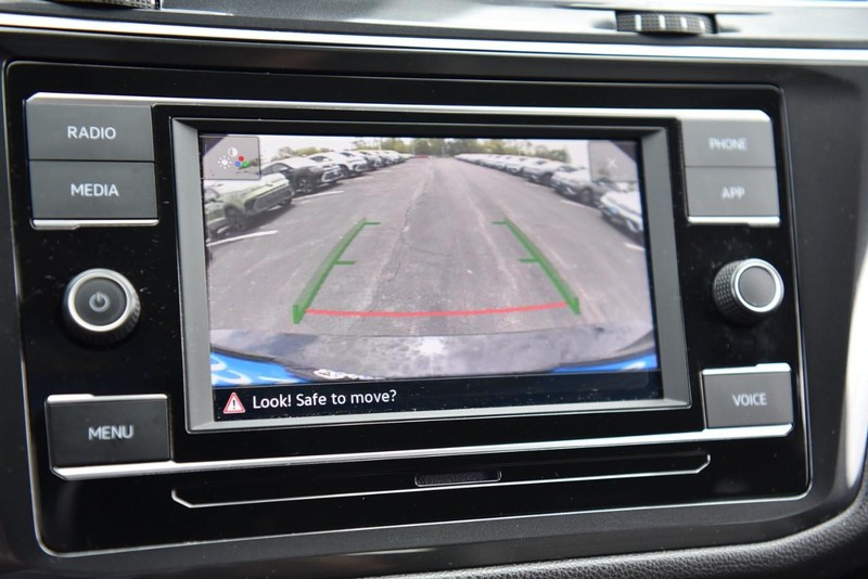 Volkswagen Tiguan Vehicle Image 13