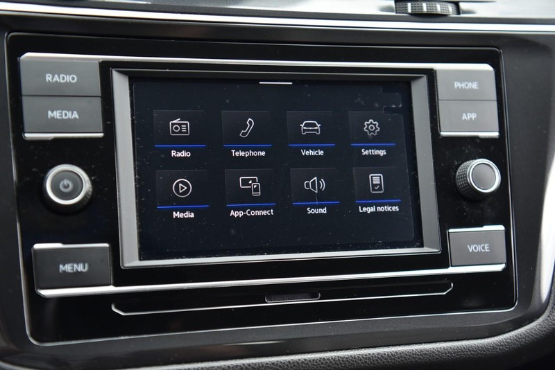 Volkswagen Tiguan Vehicle Image 14