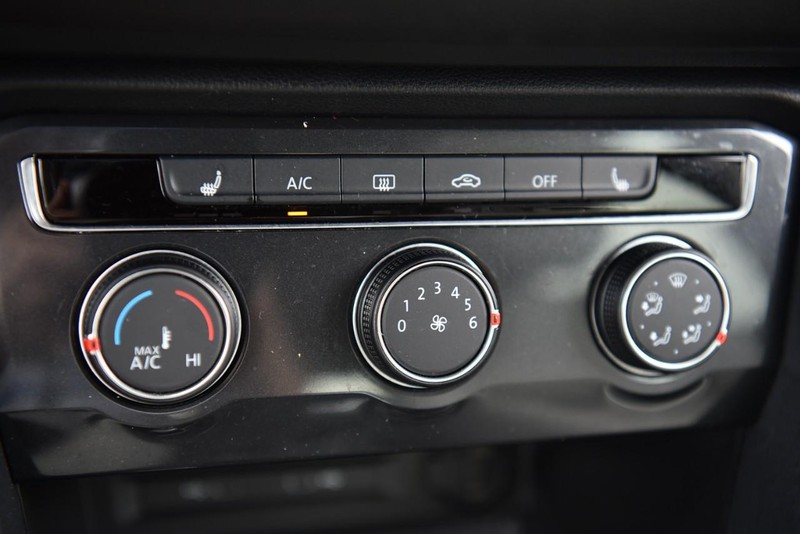 Volkswagen Tiguan Vehicle Image 15