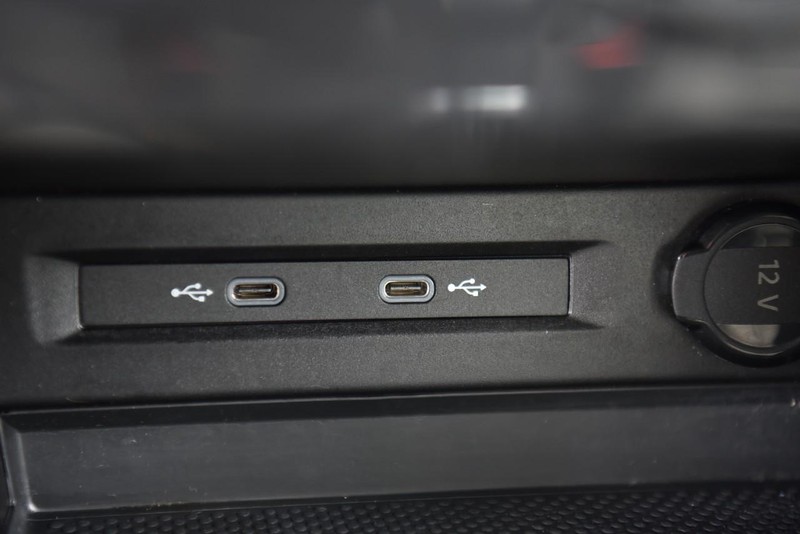 Volkswagen Tiguan Vehicle Image 16