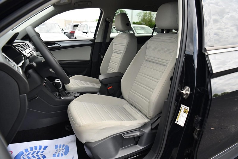 Volkswagen Tiguan Vehicle Image 21