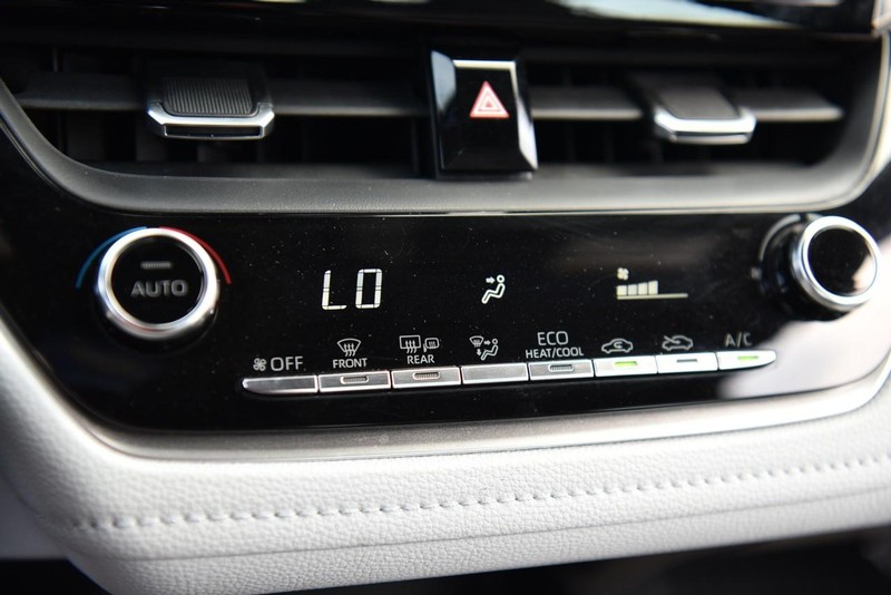 Toyota Corolla Vehicle Image 13