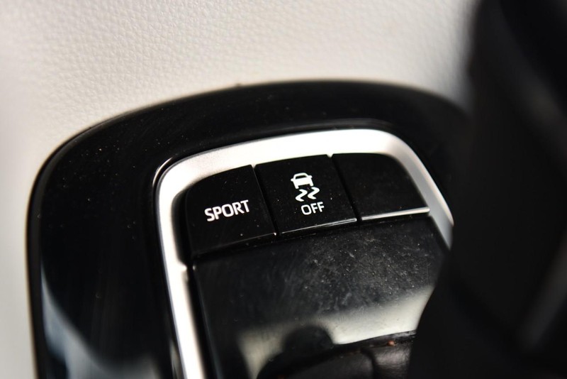 Toyota Corolla Vehicle Image 14