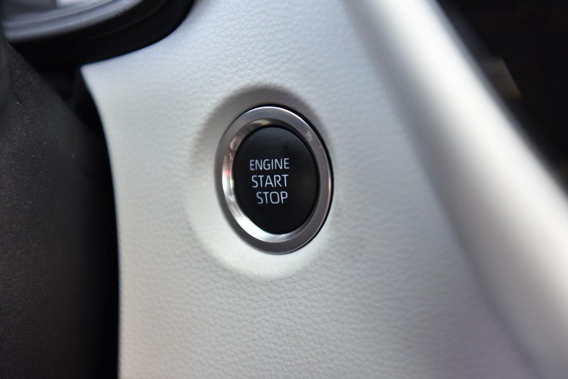 Toyota Corolla Vehicle Image 15