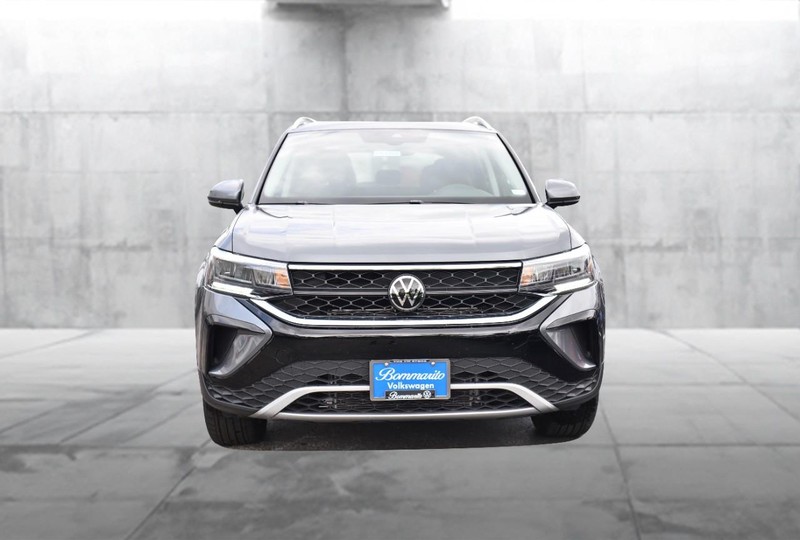 Volkswagen Taos Vehicle Image 04