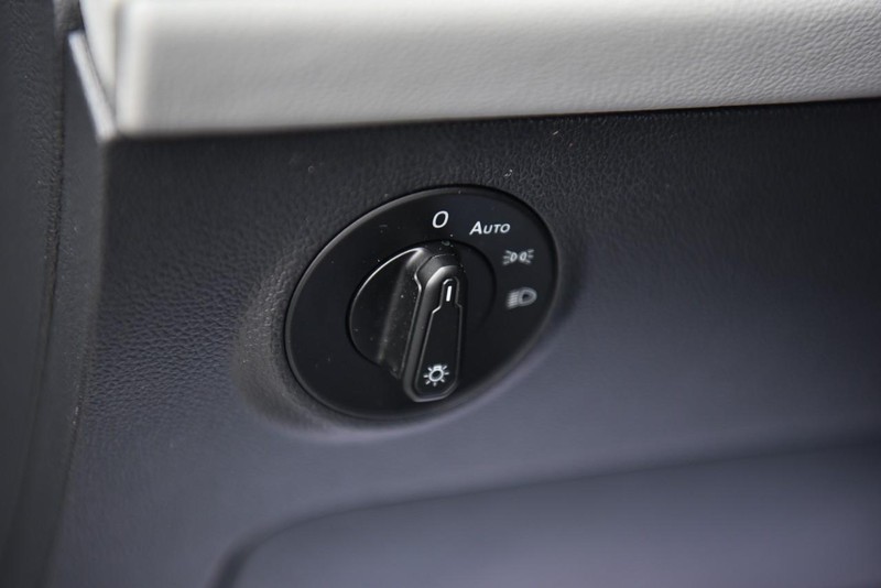 Volkswagen Taos Vehicle Image 12