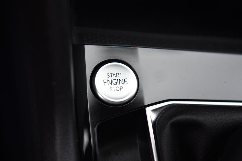 Volkswagen Taos Vehicle Image 18