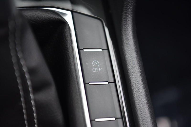 Volkswagen Taos Vehicle Image 20