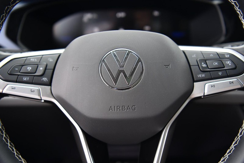Volkswagen Taos Vehicle Image 21