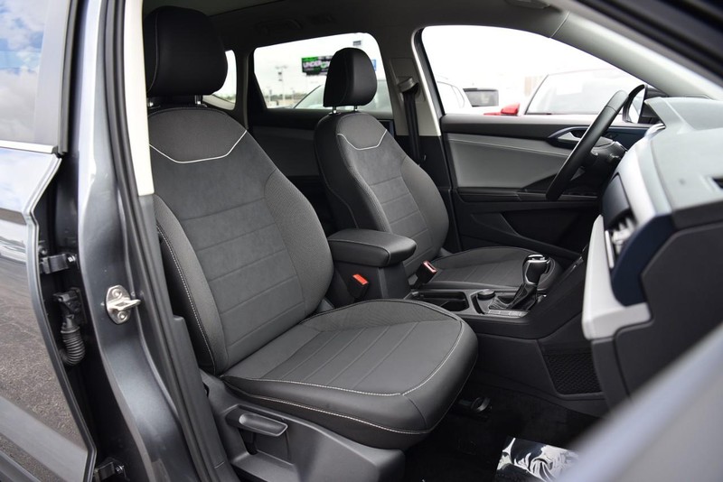 Volkswagen Taos Vehicle Image 23