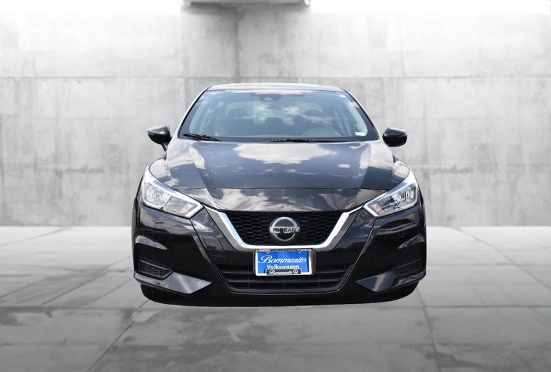 Nissan Versa Vehicle Image 04