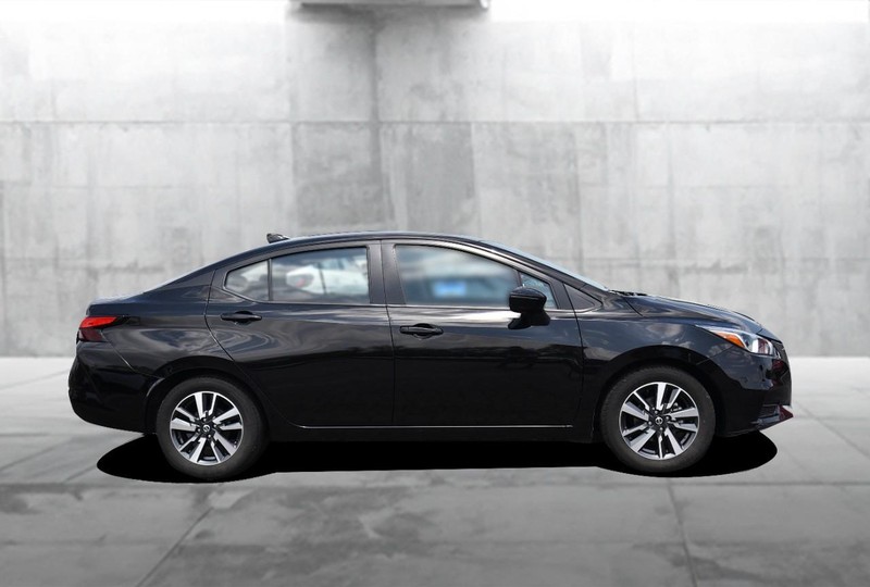 Nissan Versa Vehicle Image 05