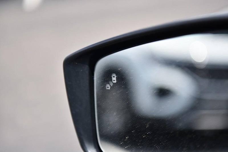 Nissan Versa Vehicle Image 10
