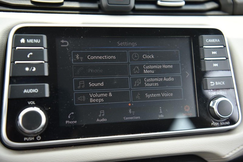 Nissan Versa Vehicle Image 13