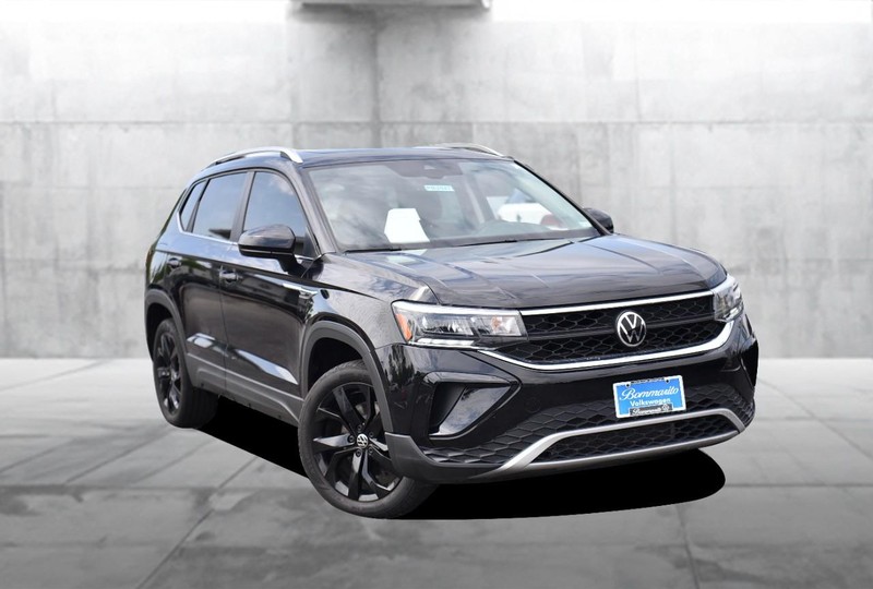 Volkswagen Taos Vehicle Image 02