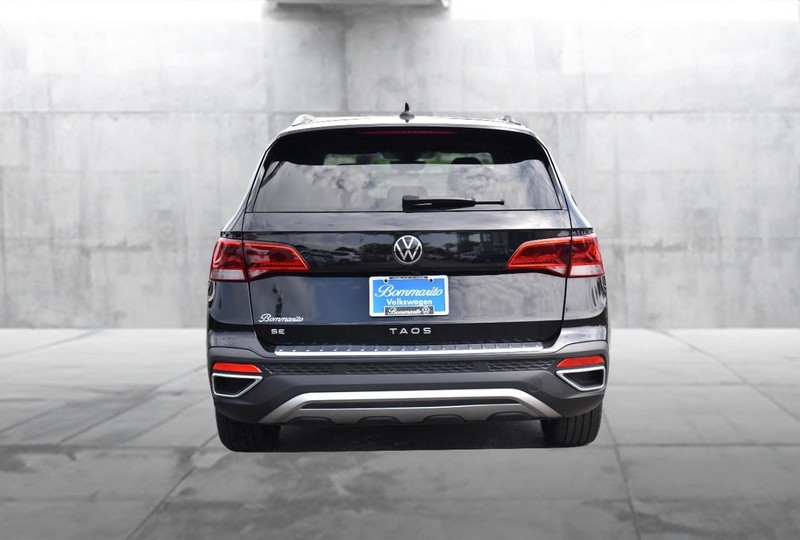 Volkswagen Taos Vehicle Image 06
