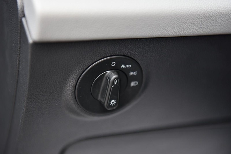 Volkswagen Taos Vehicle Image 12