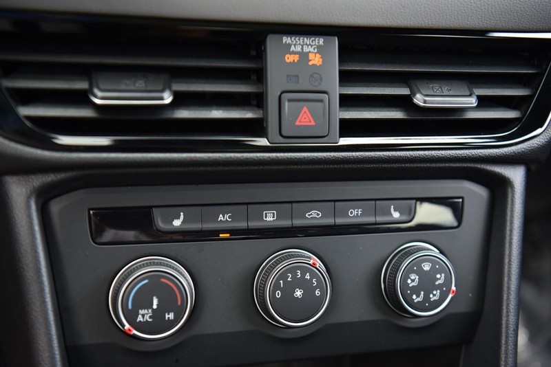 Volkswagen Taos Vehicle Image 16