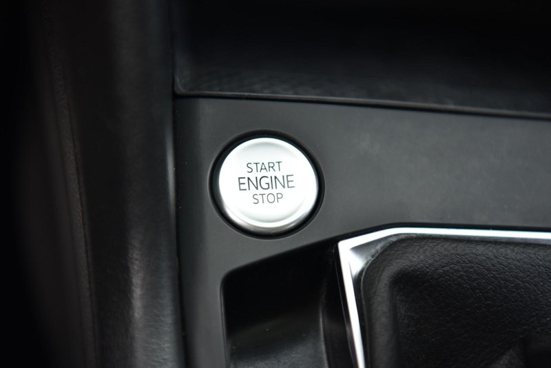 Volkswagen Taos Vehicle Image 18