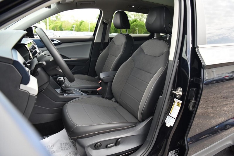 Volkswagen Taos Vehicle Image 21