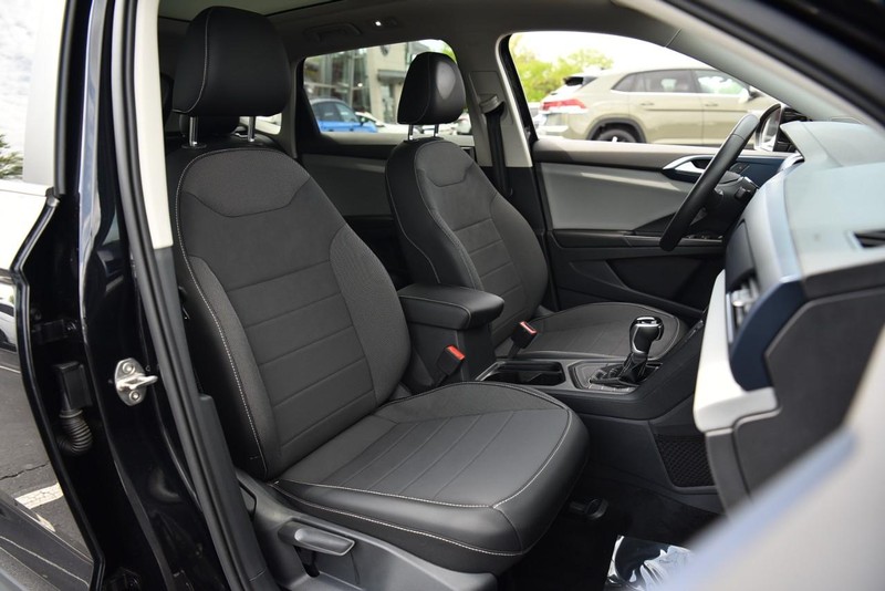 Volkswagen Taos Vehicle Image 22