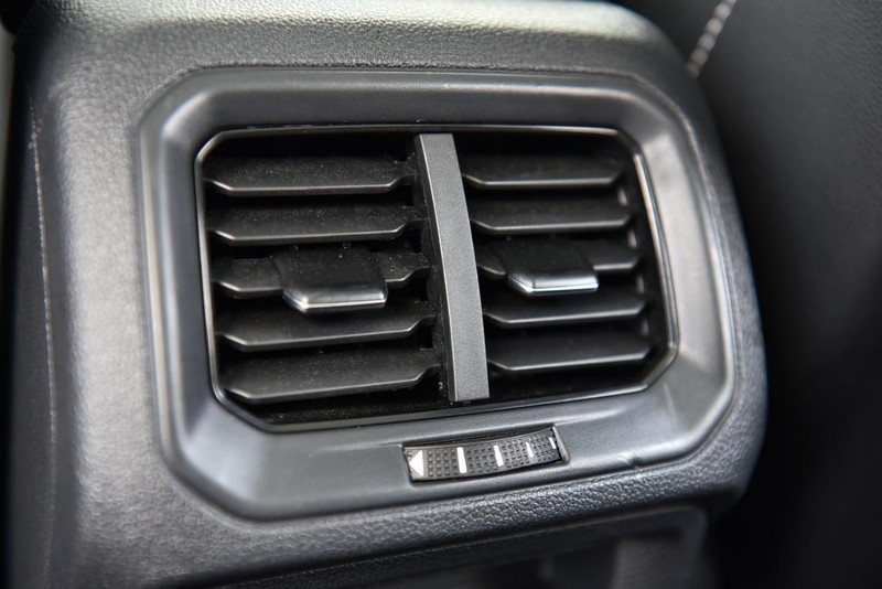 Volkswagen Taos Vehicle Image 25
