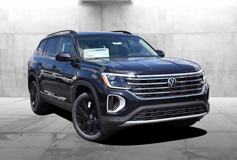 Volkswagen Atlas Vehicle Full-screen Gallery Image 2