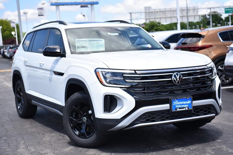 Volkswagen Atlas Vehicle Image 02