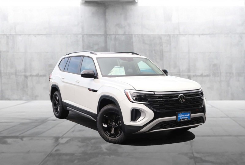 Volkswagen Atlas Vehicle Image 02
