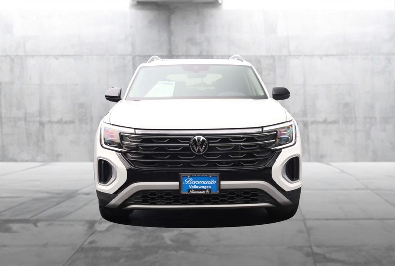 Volkswagen Atlas Vehicle Image 04