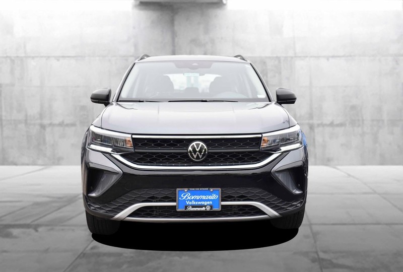 Volkswagen Taos Vehicle Image 04