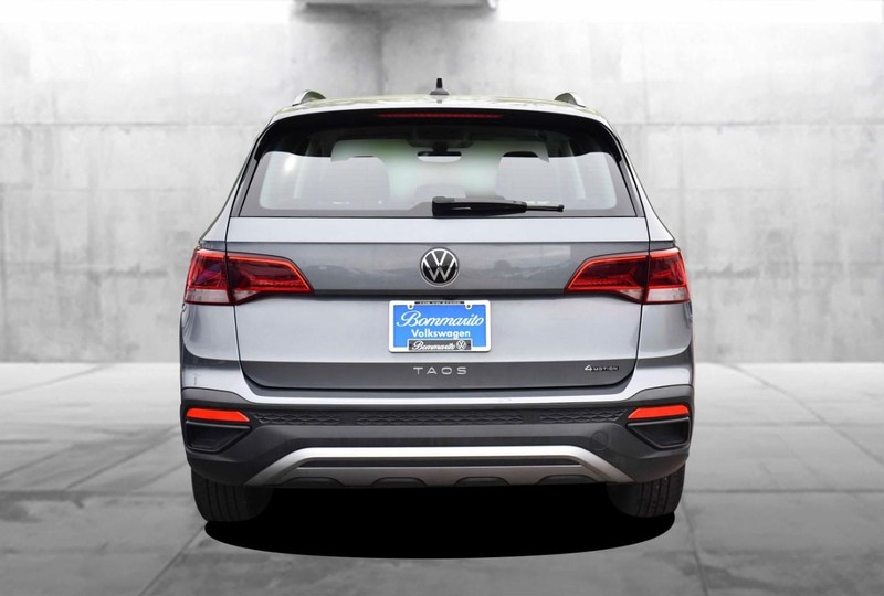 Volkswagen Taos Vehicle Image 06