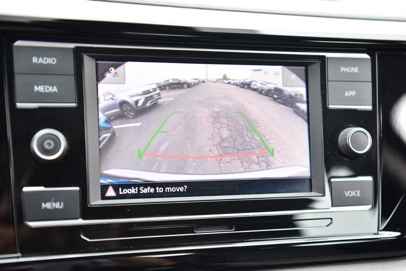Volkswagen Taos Vehicle Image 12