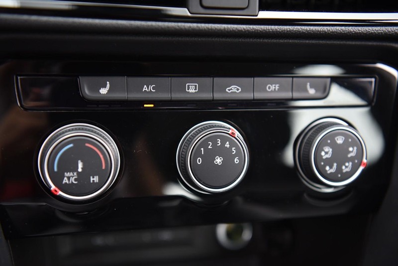 Volkswagen Taos Vehicle Image 14