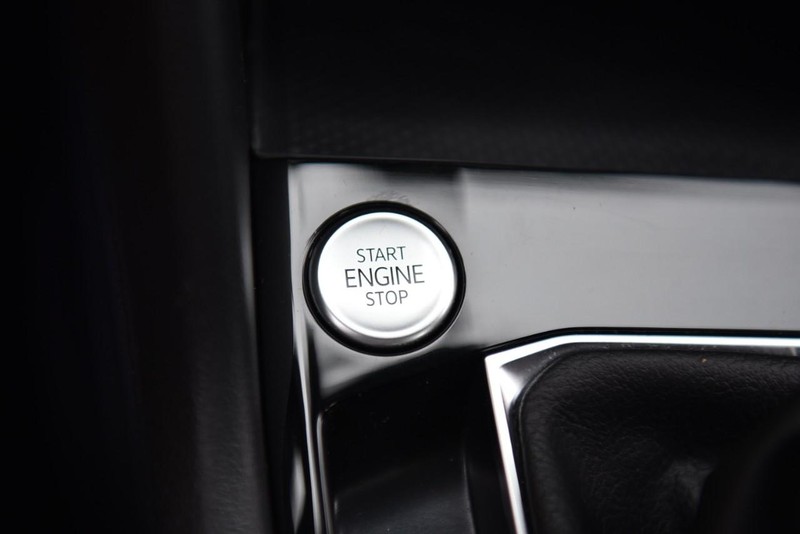 Volkswagen Taos Vehicle Image 16