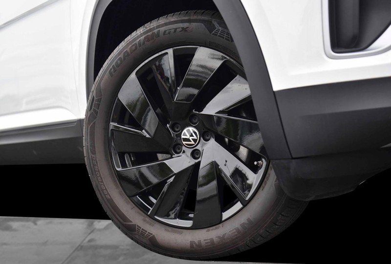 Volkswagen Atlas Vehicle Image 03