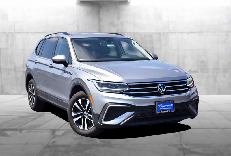 Volkswagen Tiguan Vehicle Image 02