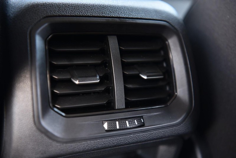 Volkswagen Tiguan Vehicle Image 22