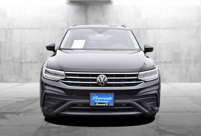 Volkswagen Tiguan Vehicle Image 04