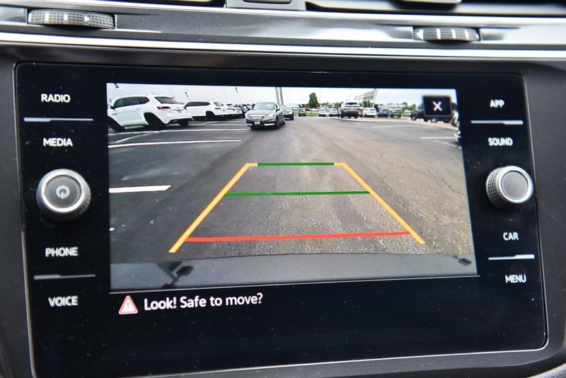 Volkswagen Tiguan Vehicle Image 12