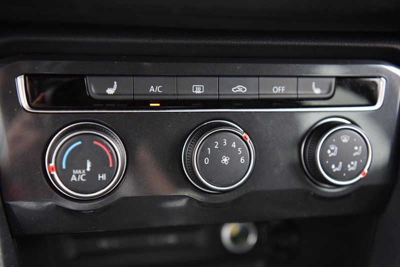 Volkswagen Tiguan Vehicle Image 14
