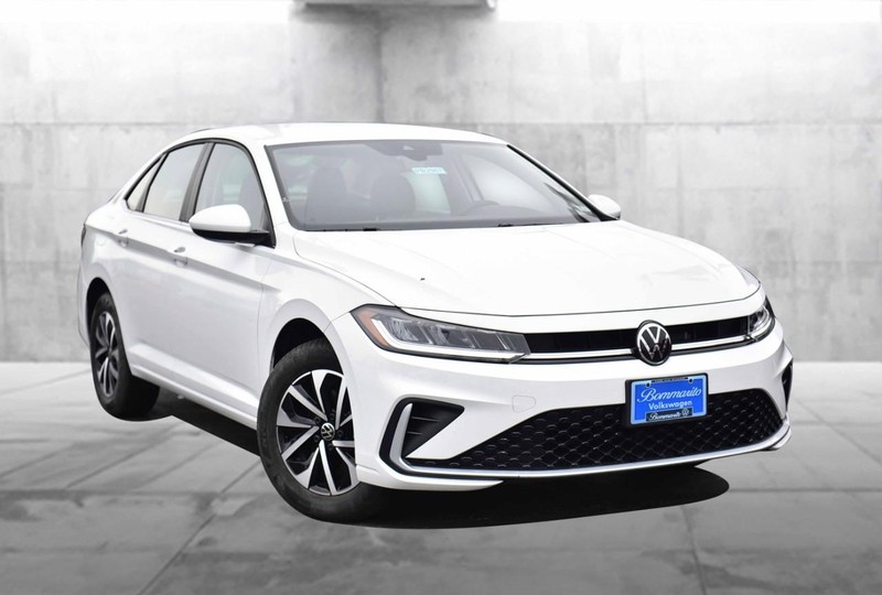 Volkswagen Jetta Vehicle Image 02