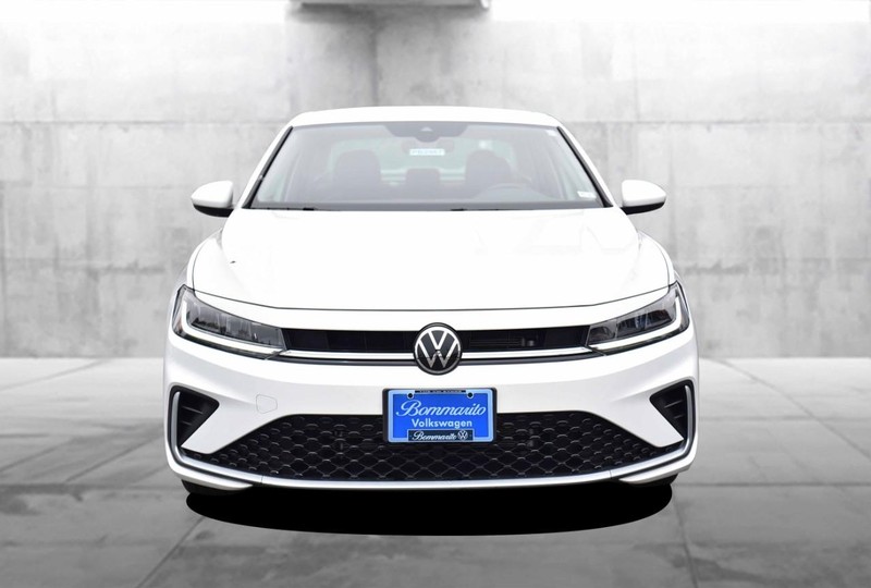 Volkswagen Jetta Vehicle Image 03