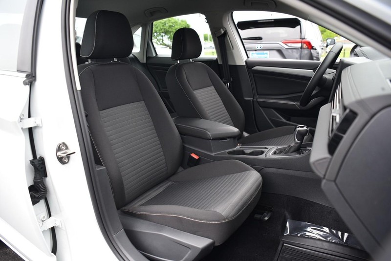 Volkswagen Jetta Vehicle Image 20