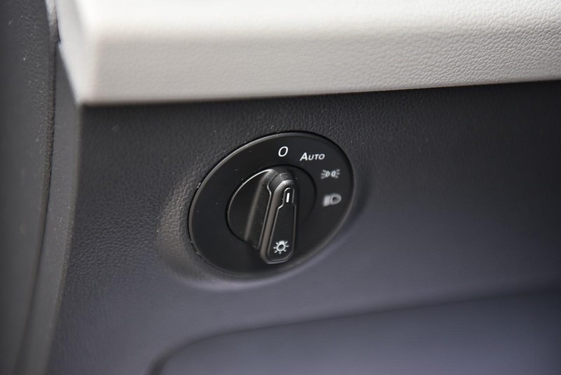 Volkswagen Taos Vehicle Image 12
